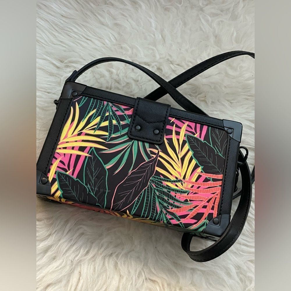 Call it Spring Crossbody Bag Hardshell Leafy Pattern - Picture 4 of 11